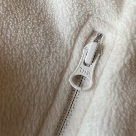 TNA /Aritzia white polar - Picture 5 of 6
